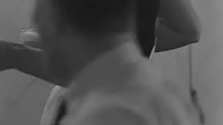 Отрывок из фильма Берегись автомобиля. В пивном баре.