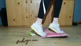 Nike MD Runner 2 crush bananas and make dirty pink pillow 