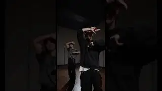 I think this edit and song so suit them 😍(Stray Kids ATE!) #straykids #hyunjin #han #chkchkboom