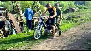 Треш упал на мопеде довыпендривался дтп