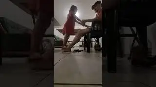 Fazendo Leg Press usando minha irmã de 6 anos 12/05/24