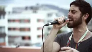 Mateo Kingman + Guanaco MC - Mi Pana en vivo | Mural x Apitatan
