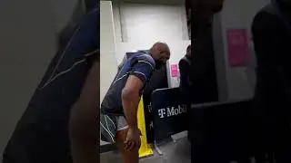 Jon Jones does push ups against Zion Clark #ufc285
