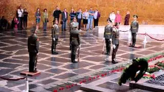 Смена караула (Зал Воинской Славы, Мамаев курган)