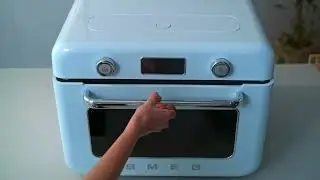 תנור קומבינציות קומפקטי הניצב על השיש מדגם COF01 של SMEG