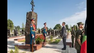 Президент посетил Борисовское кладбище города Бендеры