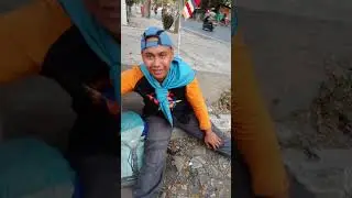 Orang ini Udah Setahun Jalan Kaki Keliling Indonesia #kotasolo #indonesia #mtma #mytripmyadventure