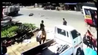 Tai nạn giữa xe Bus và Xe Tải tại Bờ Đậu -Thái Nguyên _Accident car