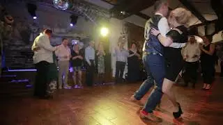 Лучший танец!!! Ни кто не ожидал(Смотреть до конца))) это просто ржачь!!!)