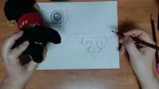 рисую нос и глаз игрушечной собаки