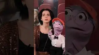 МЕШАЕТ СМОТРЕТЬ ФИЛЬМ😩 