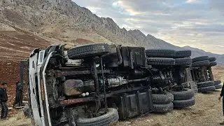 Rescue from Death 😱: The sacrifice of a nomadic family to save a driver from certain death: nomadic