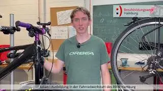 Auszubildender Julian aus der Fahrradwerkstatt