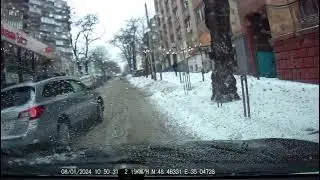 Едем по скользкой дороге на подъем