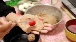 Menu Buka Puasa Bakso Isi Telur Puyuh Merah
