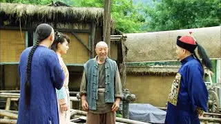 被呵斥的老頭身份不簡單，不僅1句話救了縣太爺，就是連巡撫都不敢讓他跪！🔥Movie