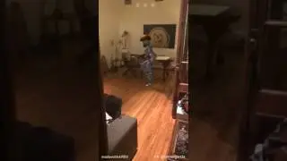 “A robot dancing in my Living Room” (ARKit/Unity demo)