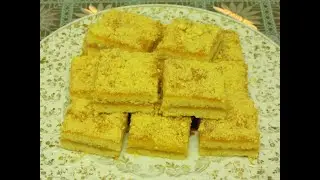 Пирог с яблочным пюре и сгущёнкой