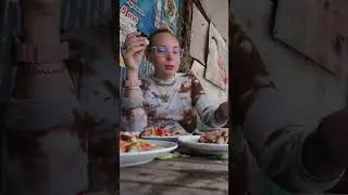 60 Baht Spicy Isan Food in Bangkok 🇹🇭🔥 #bangkokfoodtours #streetfood @Emilysrichala.