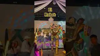 Peso pluma llego de sorpresa a los 15 años , comenta si lo reconoces #quinceañera #shorts #new