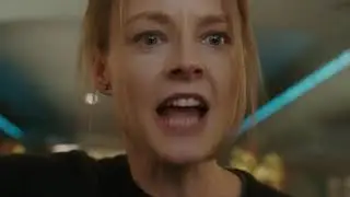 captain i need to talk to you-flight plan scene- Jodie foster -