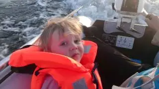 Kumivene moottorilla testi / Inflatabled boat with motor test / Kid with us