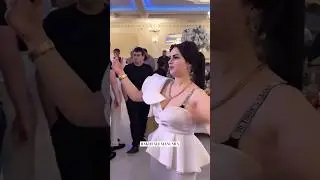 красавица цыганочка танцует