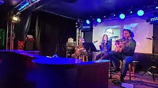 Láska není (live cover)