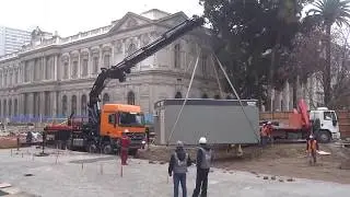 Работа Манипулятора Hiab 1055 E-8 HiPro (перемещает жилую бытовку)