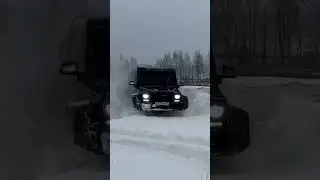 Гелендваген 6х6 прыгает в снег