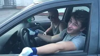 Keď si dáte opraviť auto nesprávnym ludom (stužkova scenka)