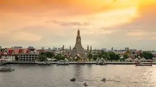 4K Time Lapse of Wat Arun Temple in Bangkok, Thailand