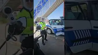 Bayramda şeker dağıtan motorsiklet sürücüsü... / Sivas