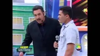 carlinhos mutuca no programa  do  ratinho - 2014