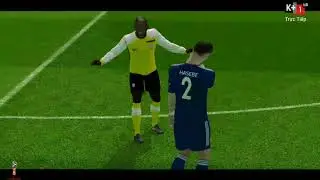 Mantap jiwa ada bola di hp dan gravis nya juga keren seperti ps 3