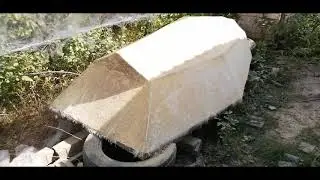 Счищаю краску с лодки. Продолжение.