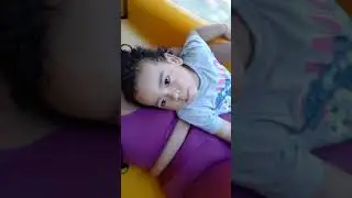 sesion de besos a mi madre en el parque