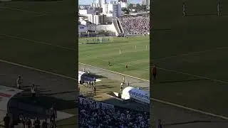 Thiaguinho abre o placar contra o ASA no Amigão e comemora junto com a sua comissão técnica do Treze