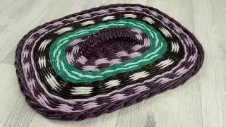 Крышка с ручкой для бельевой корзины из остатков газетных трубочек/Basket lid