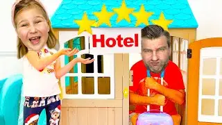 Adam and Alice Pretends to Play with dad in the Hotel - Дети и папа играют в Отель