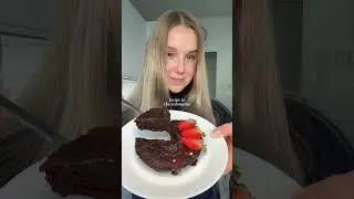 4-ingredient Healthy Chocolate Microwave Cake🤩 