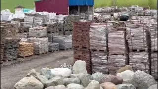 щебень, песок, камни, керамзит. Щебень и камни есть на самовывоз .
