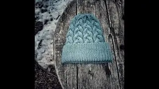 Шапка с косами. Вяжем спицами. Подробный мастер-класс.