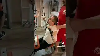 Тренировка спины тя￼га верхнего блока #дцпнеприговор #дцп
