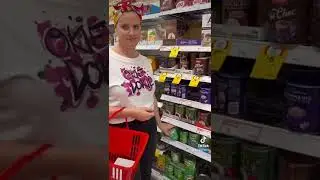SHOPPING WITH TIGGA