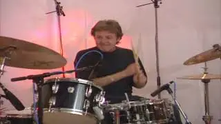 Paul McCartney - Flaming Pie Drums (TFI Friday Performance)