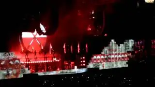 Roger Waters (Pink Floyd) - The Wall Intro (Parken 2011, 7. Maj)
