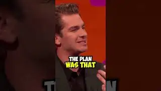 Ryan Reynolds Talks About KISSING Andrew Garfield At The Golden Globes⁉️😂 #shorts #andrewgarfield