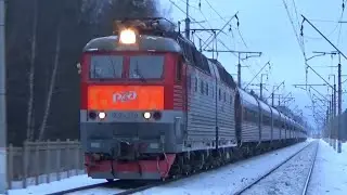 Электровоз ЧС7-228 с туристическим поездом № 933 Великий Устюг - Москва