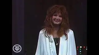 Алла Пугачева - Три счастливых дня / Я тебя поцеловала / Коралловые бусы (День милиции, 1989 г.)